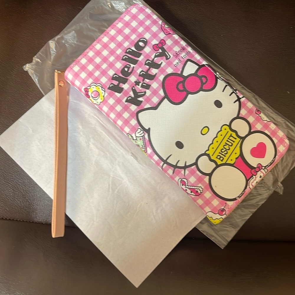 NWOT Hello Kitty Biscuits Wallet Zipper closure Pink White